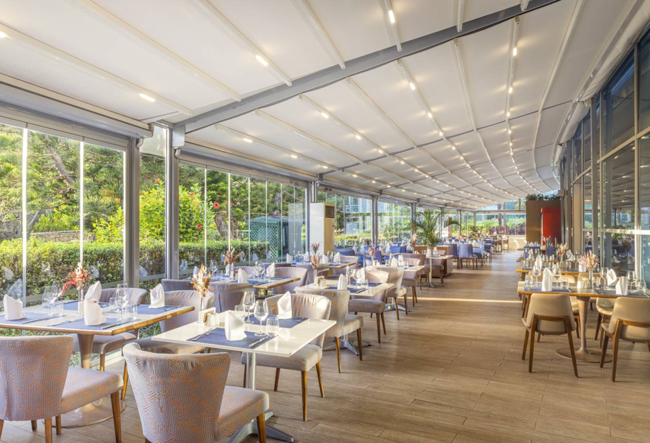 Le Buffet - Terrace 2