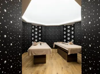 H YIN YANG COUPLE MASSAGE ROOM 1