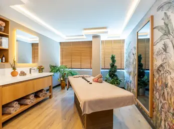 H CLASSIC MASSAGE ROOM 1