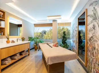 H CLASSIC MASSAGE ROOM 2
