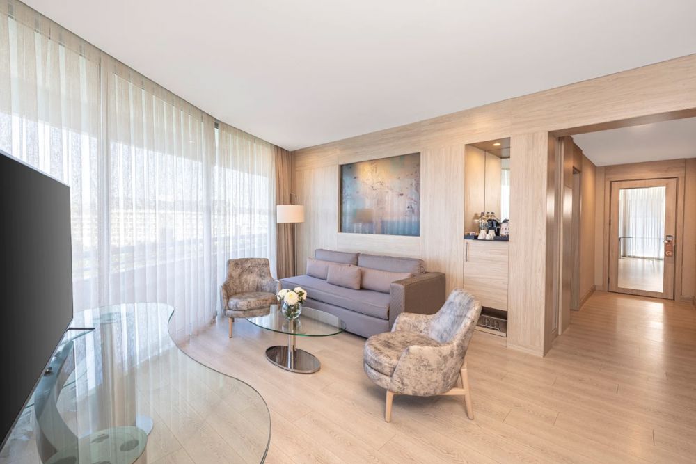 Grand Suite Living Room 1