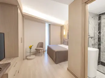 Grand Suite Bedroom 1