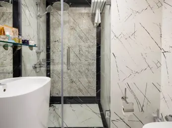 GRAND SUITE BATHROOM 2