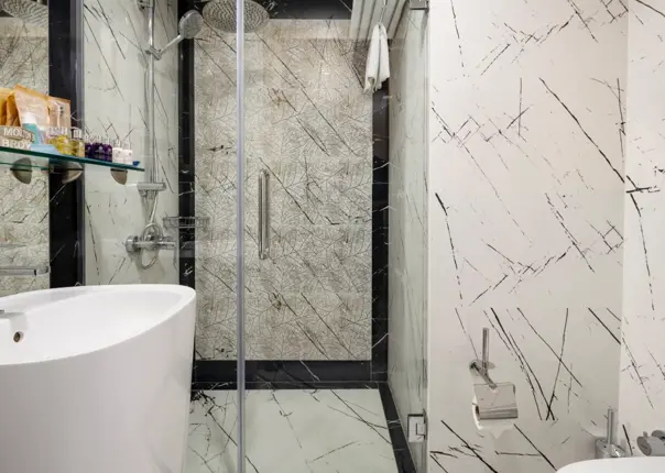 GRAND SUITE BATHROOM 2