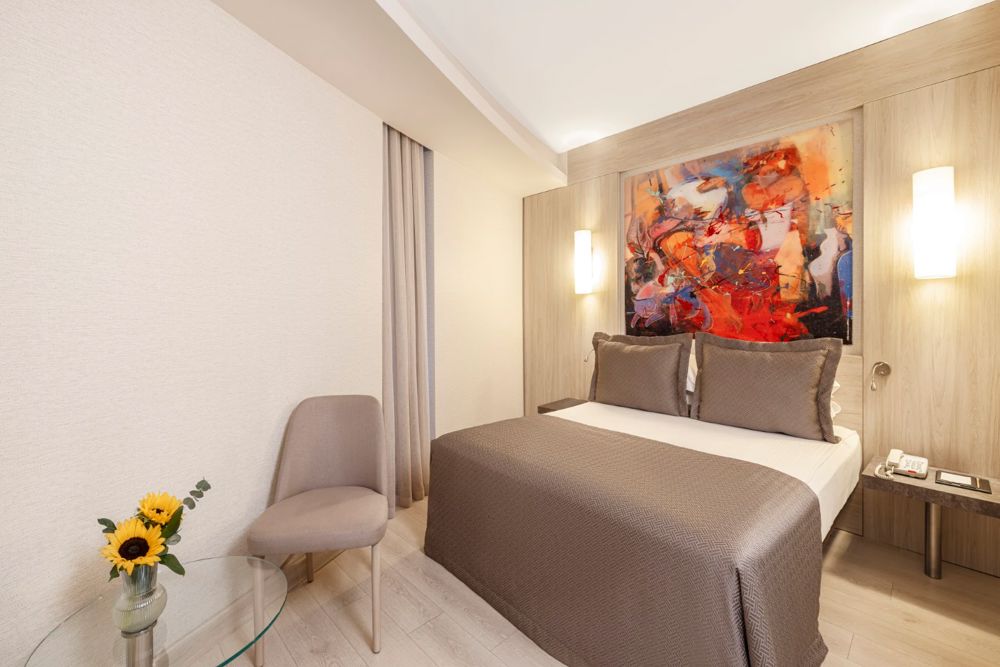 Grand Suite Bedroom 5