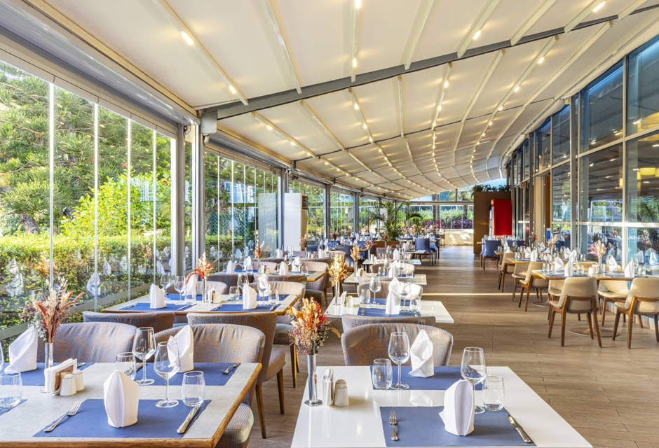 Le Buffet - Terrace 1