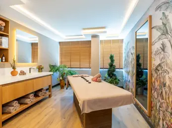 H CLASSIC MASSAGE ROOM 1