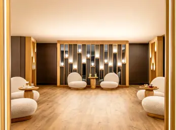 H RELAXATION LOUNGE 1