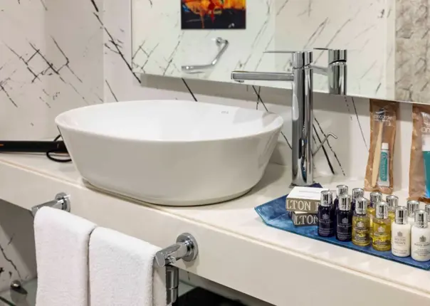 Bathroom Molton Browm