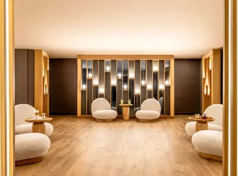 H RELAXATION LOUNGE 1