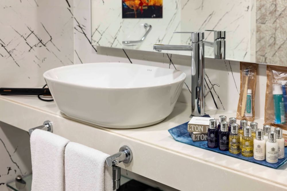 Bathroom Molton Browm