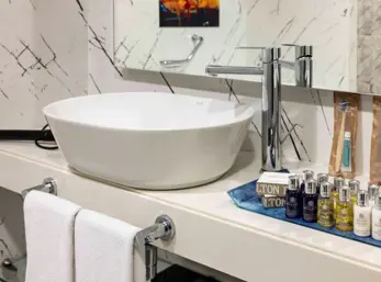 Bathroom Molton Browm