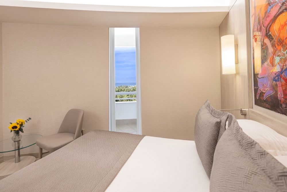 Grand Suite Bedroom 2