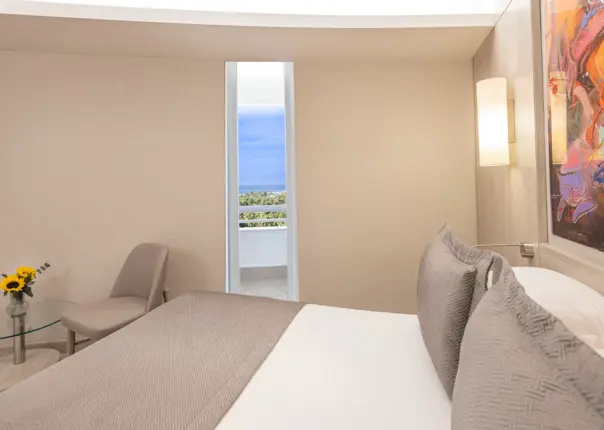 Grand Suite Bedroom 2